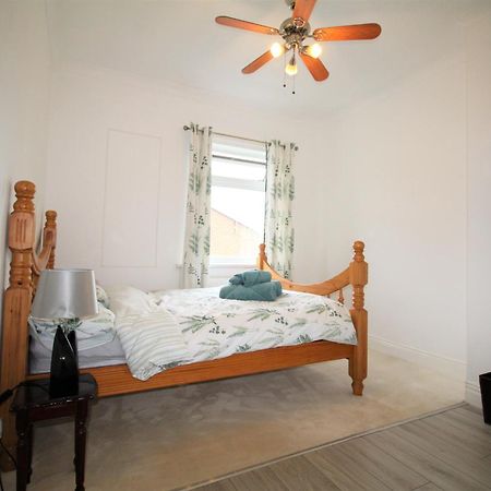 Whitley Bay - Sleeps 6 - Refurbished Throughout - Fast Wifi - Dogs Welcome 외부 사진