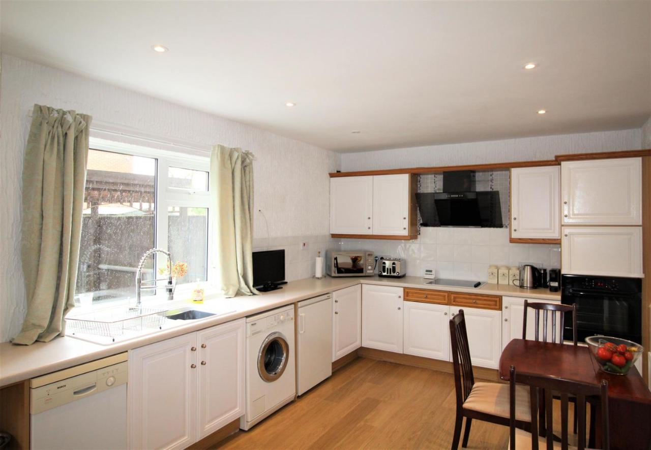Whitley Bay - Sleeps 6 - Refurbished Throughout - Fast Wifi - Dogs Welcome 외부 사진