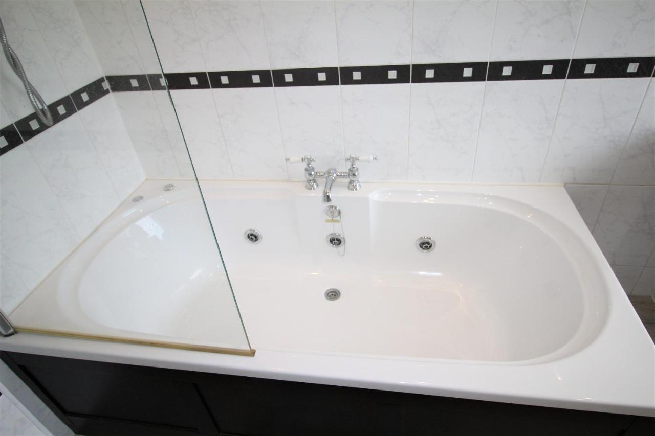 Whitley Bay - Sleeps 6 - Refurbished Throughout - Fast Wifi - Dogs Welcome 외부 사진